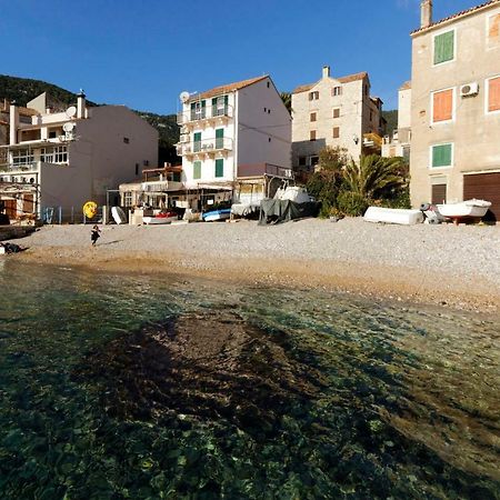 Beach House Gusla Komiža Екстериор снимка