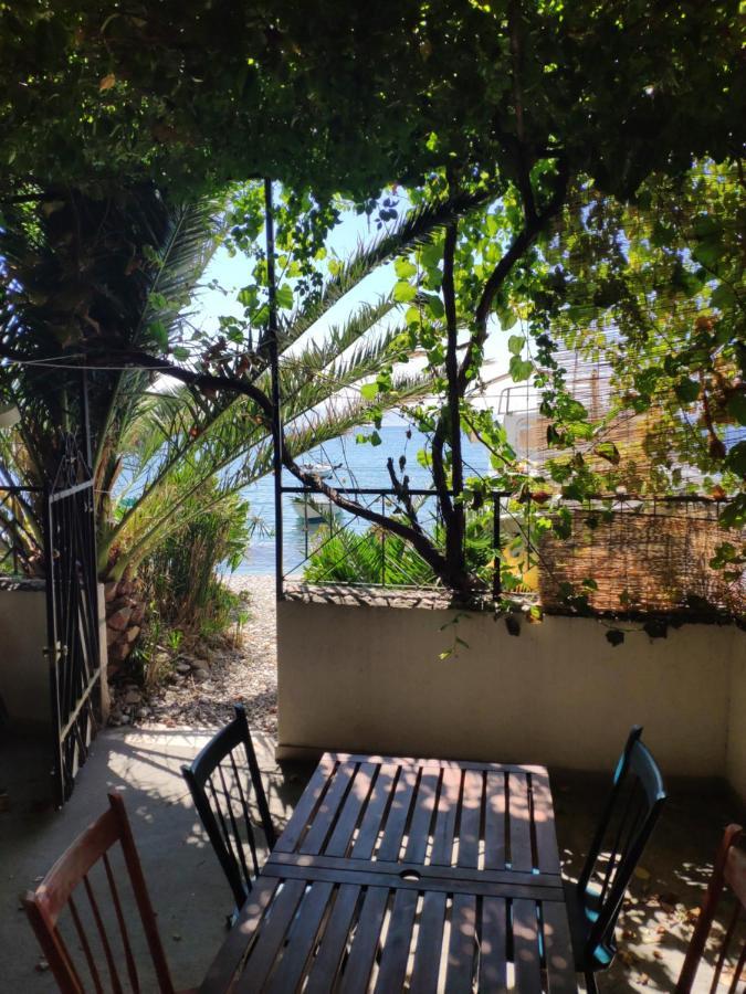 Beach House Gusla Komiža Екстериор снимка
