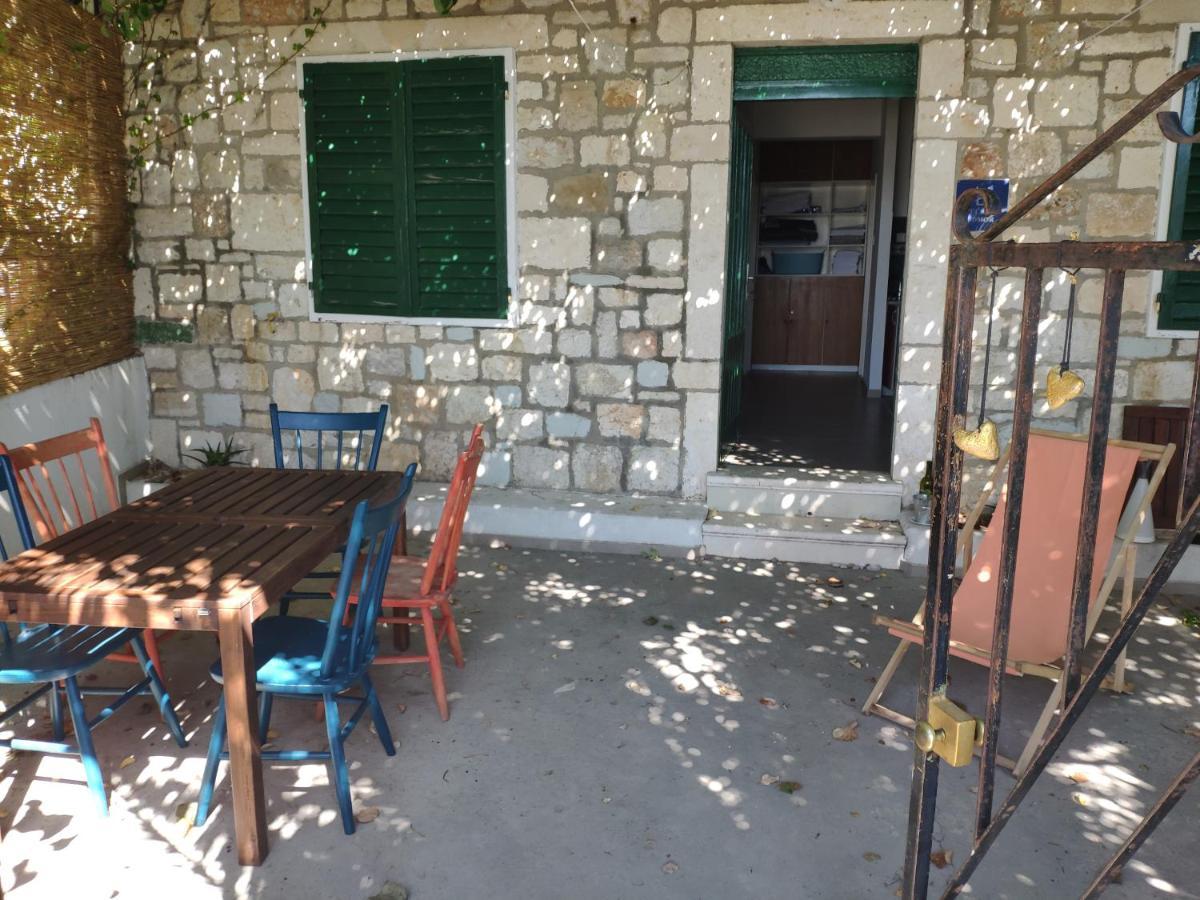 Beach House Gusla Komiža Екстериор снимка