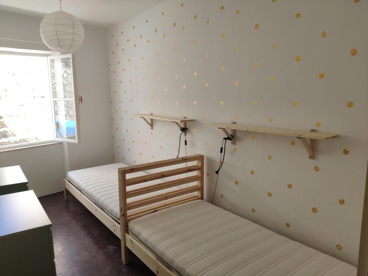 Beach House Gusla Komiža Екстериор снимка