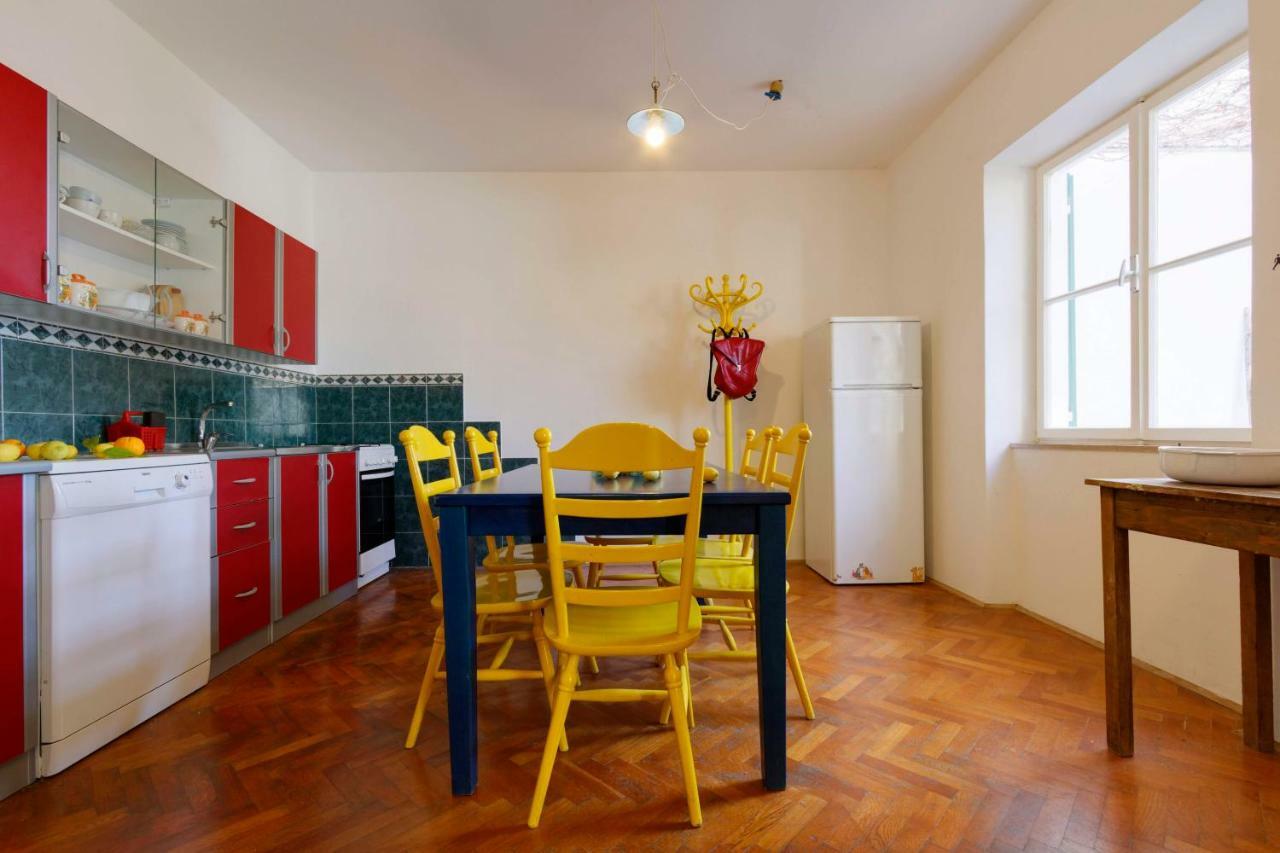 Beach House Gusla Komiža Екстериор снимка