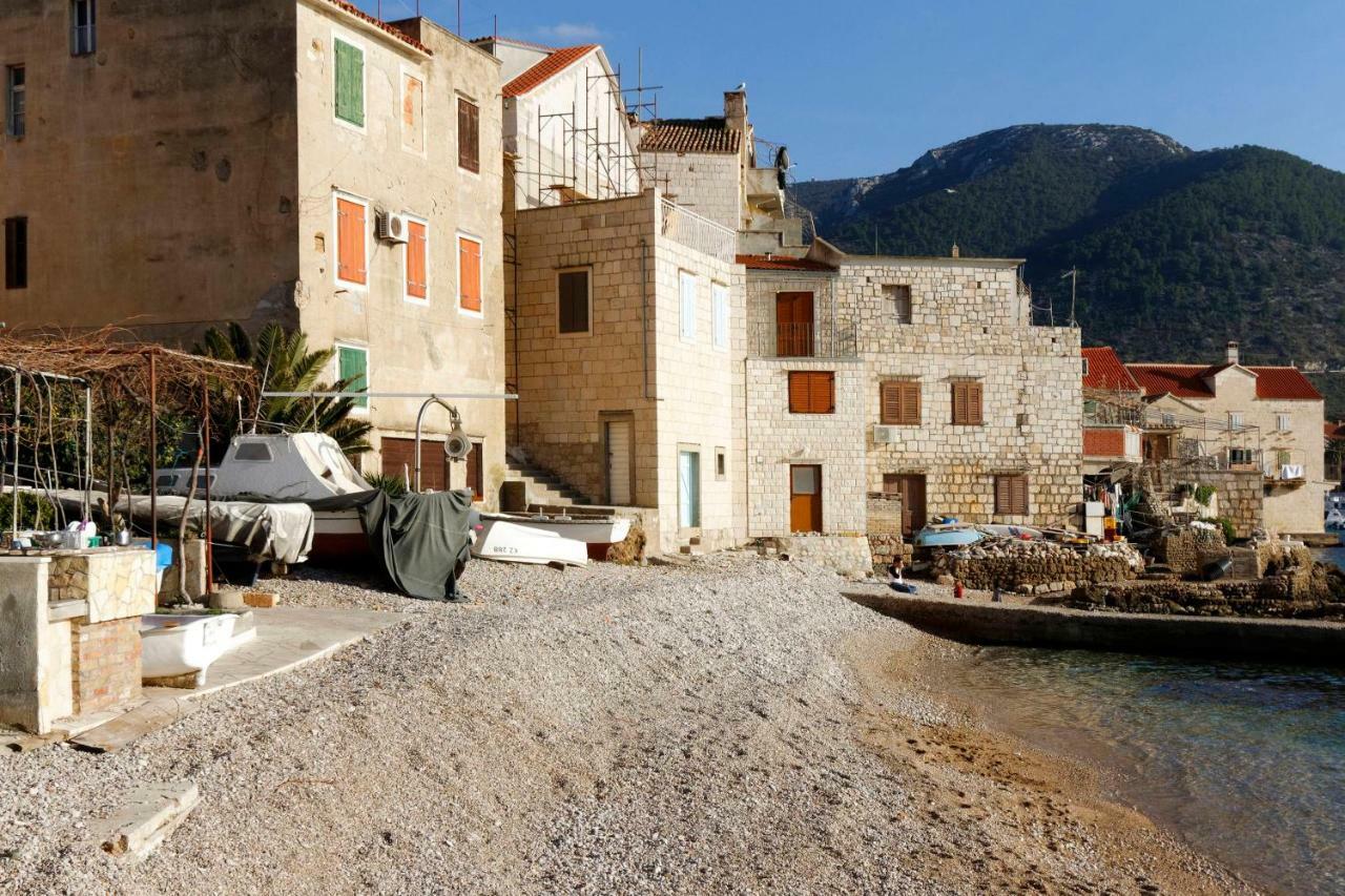 Beach House Gusla Komiža Екстериор снимка